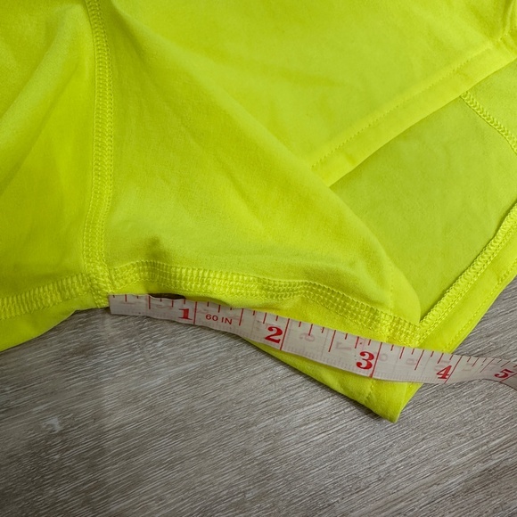 Lululemon Speed Up 4” Shorts, Size 4 - Picture 4 of 8